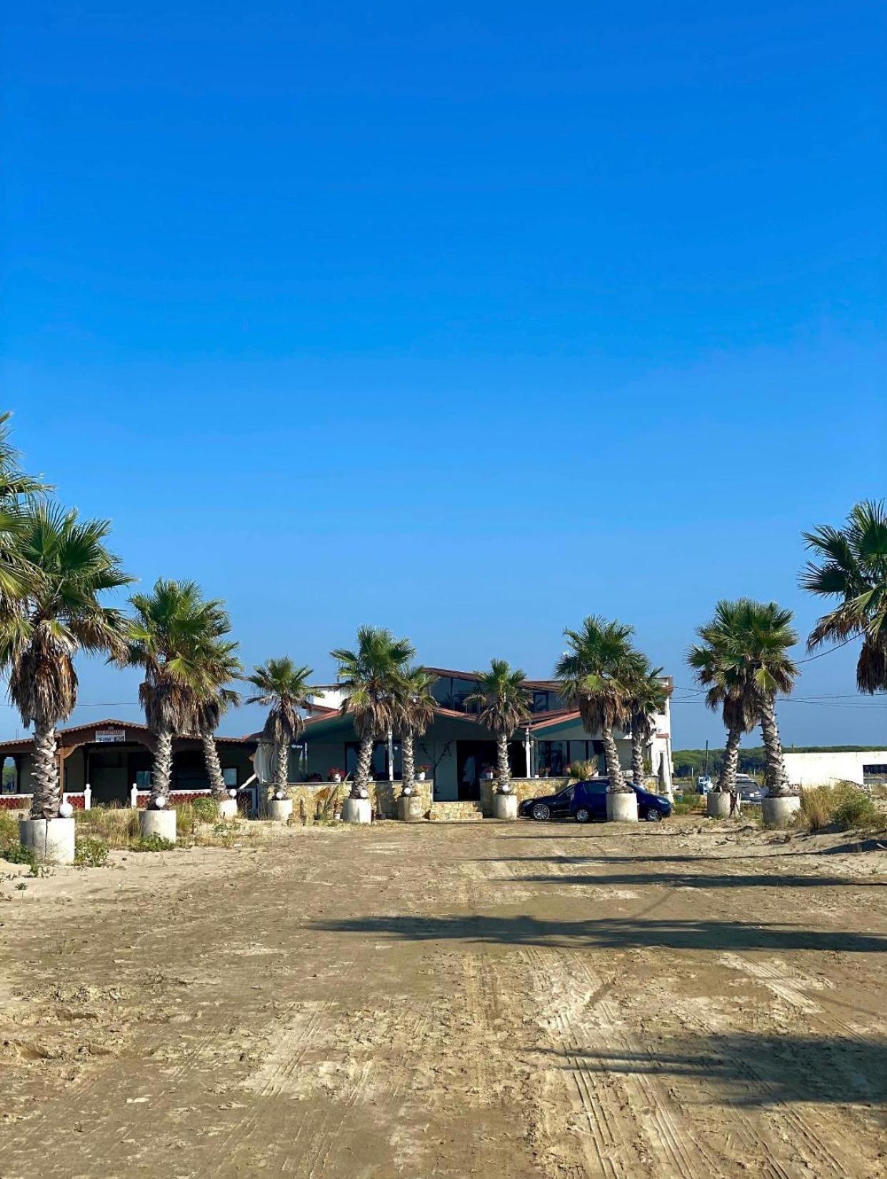 Saint Tropez Durres Hotel Bisht Kamez Eksteriør billede