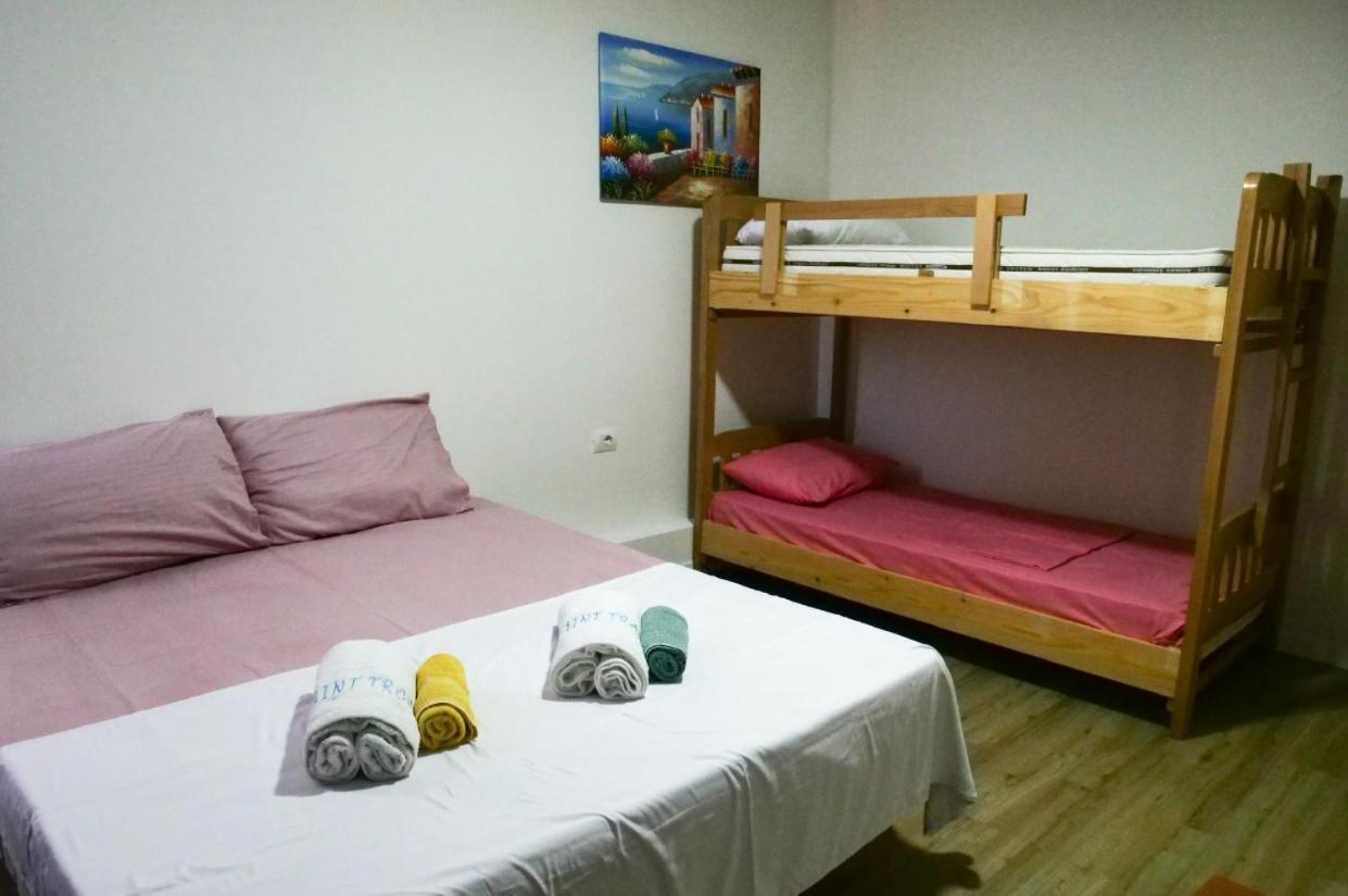 Saint Tropez Durres Hotel Bisht Kamez Eksteriør billede